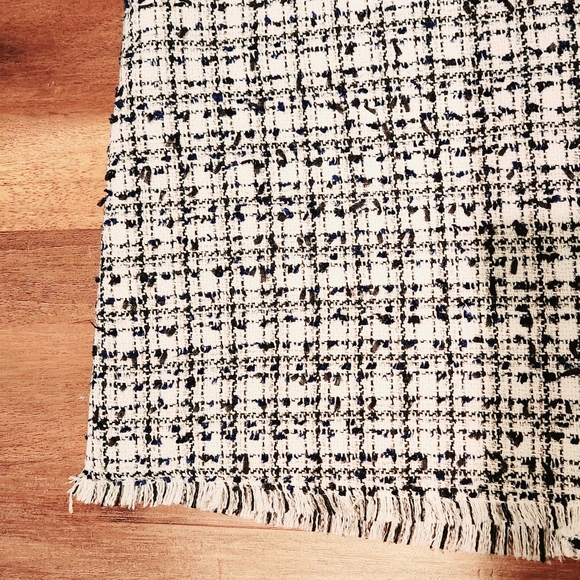 H & M Modern Plaid Mini Skirt - Picture 3 of 6